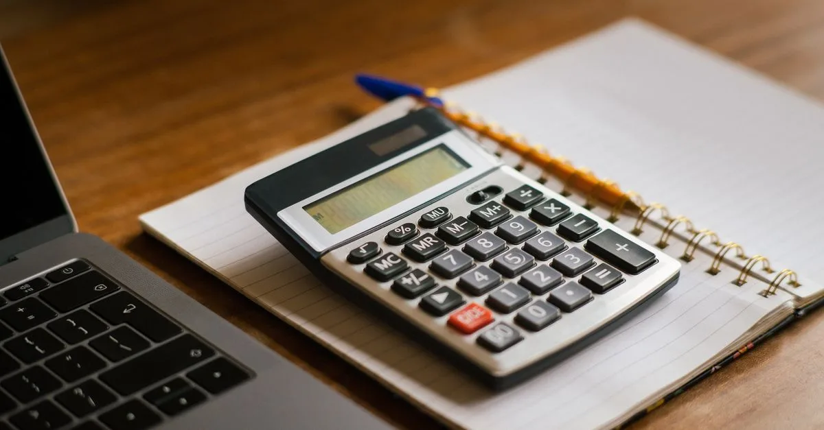 calcul de l'avantage véhicule de fonction : guide complet pour estimer les coûts et obligations liés à l'utilisation d'une voiture d'entreprise.