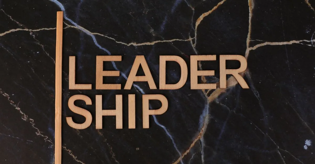 découvrez comment le leadership compassionnel favorise un environnement de travail bienveillant, améliore la cohésion d'équipe et stimule la motivation des collaborateurs.