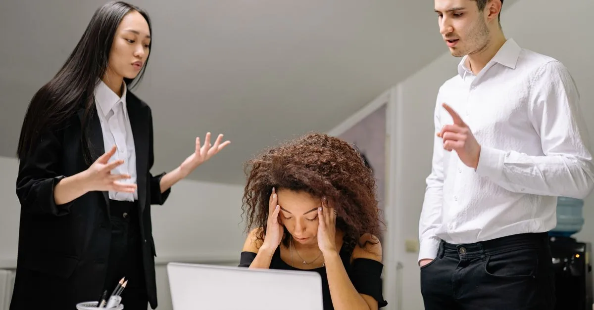 apprenez les techniques efficaces de gestion des conflits pour améliorer la communication, résoudre les désaccords et instaurer un climat de travail harmonieux.