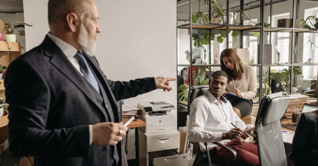 développez vos compétences en management pour diriger efficacement vos équipes, améliorer la communication et atteindre vos objectifs professionnels.