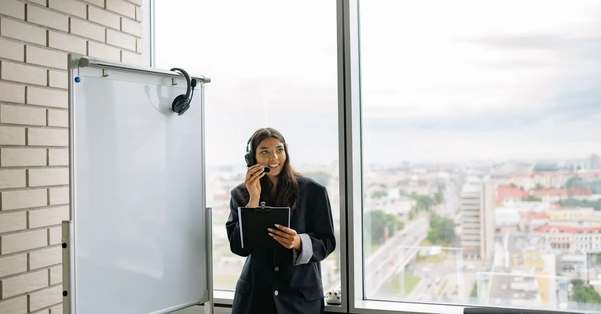 découvrez les meilleures pratiques pour la gestion d'une équipe à distance, optimiser la communication, la collaboration et la productivité de votre équipe répartie géographiquement.