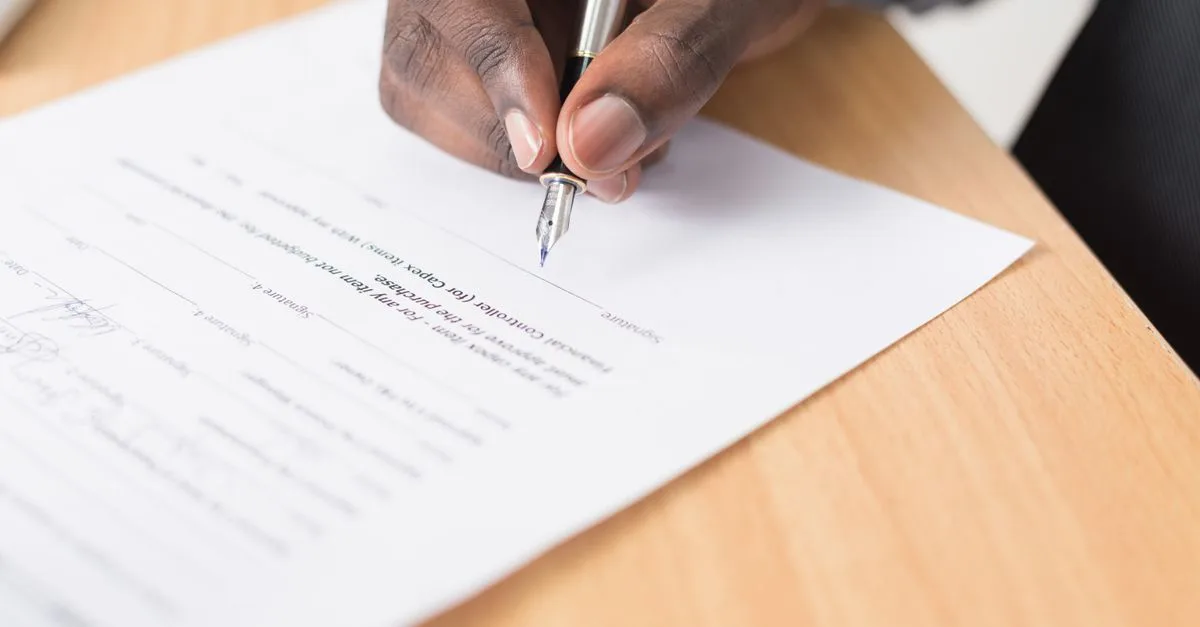 accord de transfert tripartite : un contrat impliquant trois parties pour organiser et sécuriser le transfert de biens, droits ou obligations entre elles.