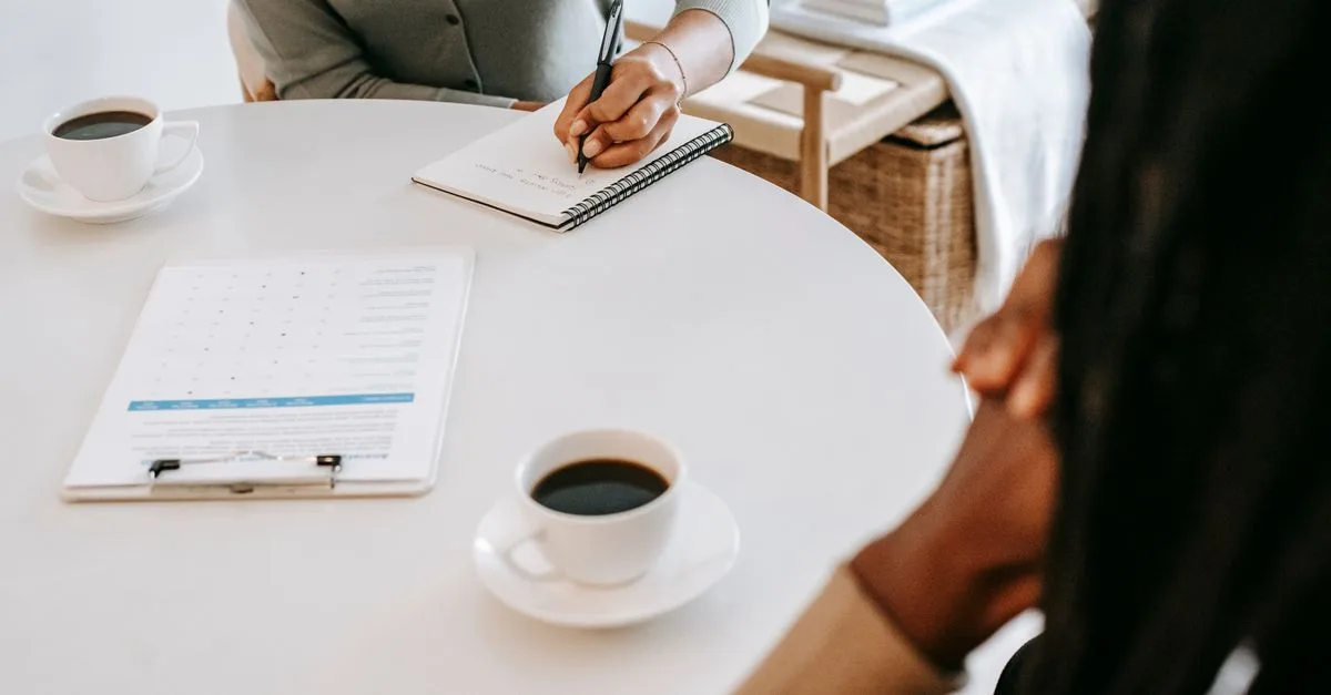 préparez votre entretien de développement professionnel : faites le point sur vos compétences, définissez vos objectifs et explorez vos perspectives d’évolution.